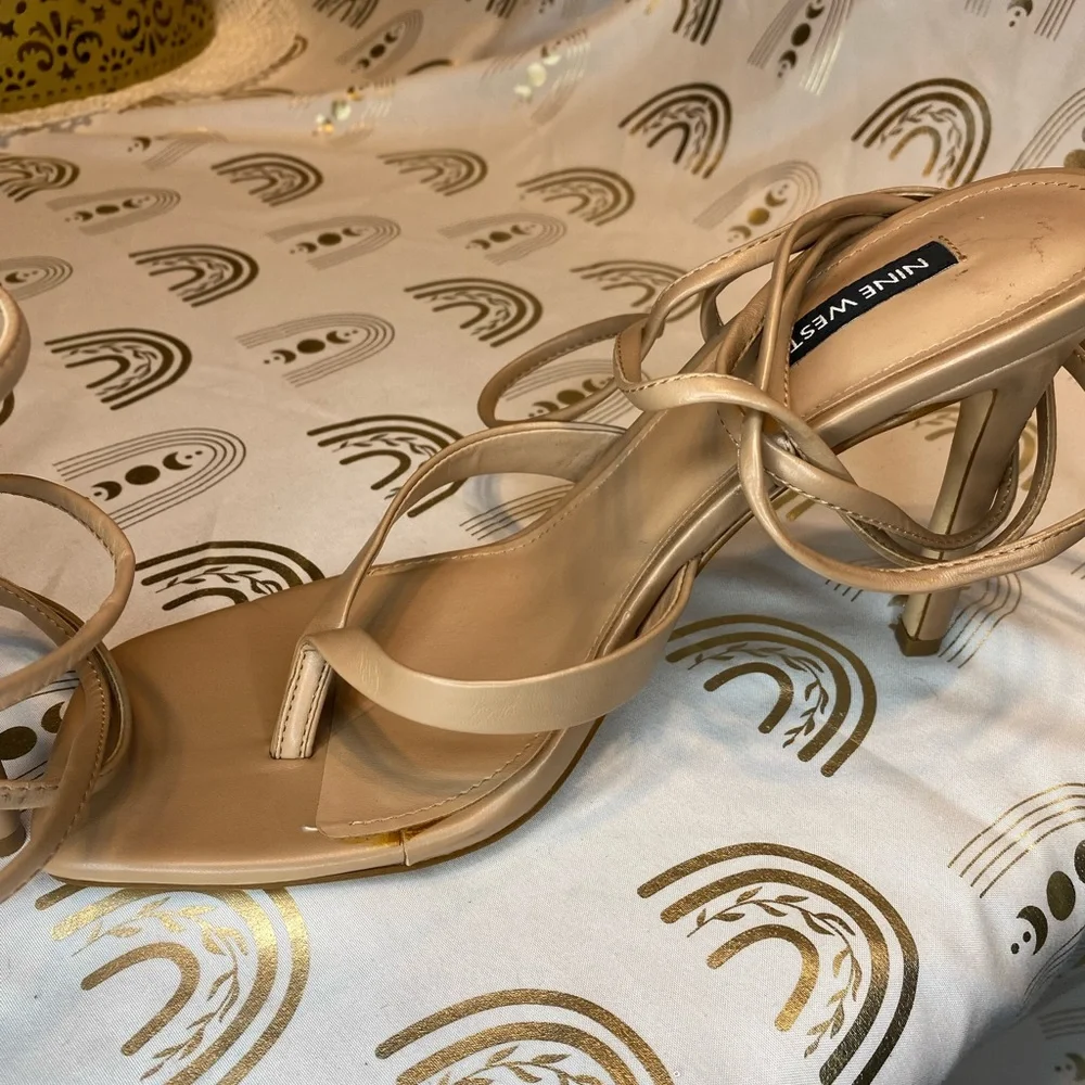 Nine West Tan Heels Modern Sophisticated Design